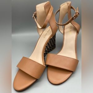 Brand new women’s Nine West open toe heeled shoes. Size 7. $30. AC020